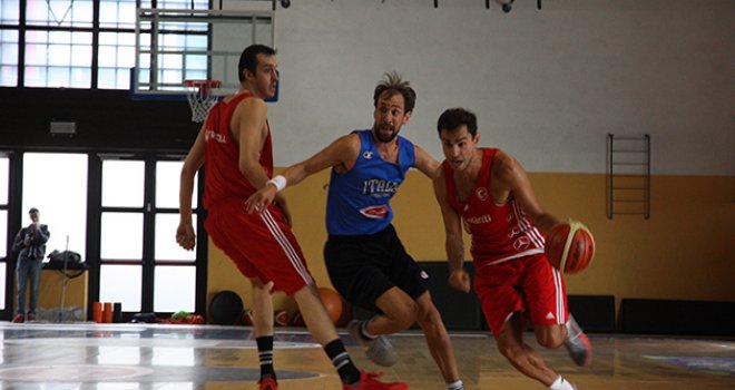 A Milliler İtalya ile karşılaştı