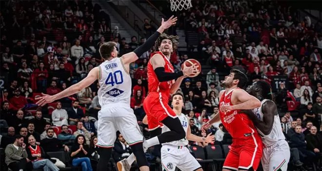 A Milliler İtalya'ya kaybetti