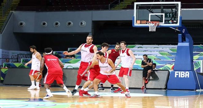 A Milliler Kanada maçı hazırlıklarını tamamladı