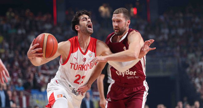 A Milliler, Letonya'da yokları oynadı...