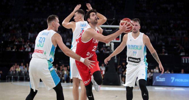 A Milliler Slovenya'ya uzatmada kaybetti