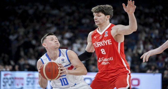 A Milliler son saniyede güldü