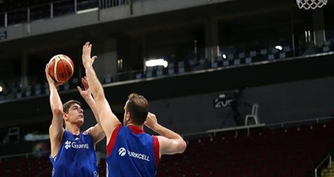 A Millilerimiz Fransa maçı hazırlıklarına başladı