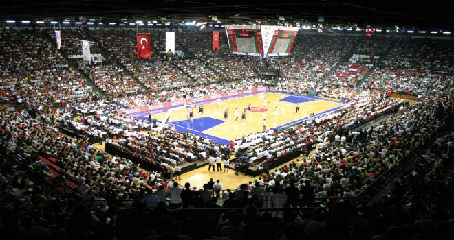 Abdi İpekçi Spor Salonu'nda yıkım başladı...