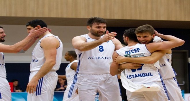 Acıbadem, Socar karşısında 2.yarı farka koştu