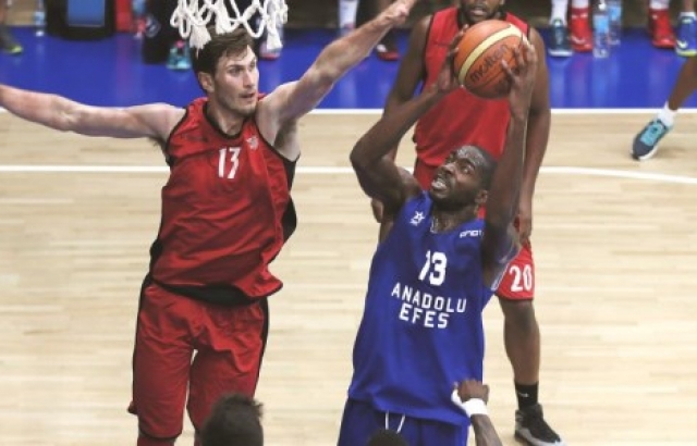 Acıbadem Turnuvası'nda şampiyon Anadolu Efes