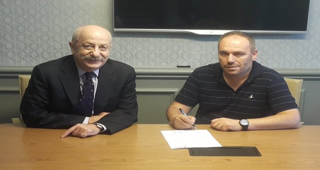 Acıbadem Üniversitesi antrenörünü buldu