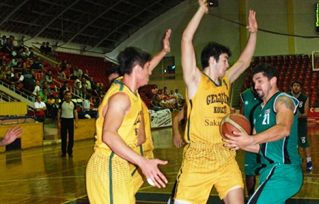 Acıbadem Üniversitesi transfere devam ediyor