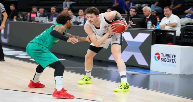 Açılışı Anadolu Efes yaptı...