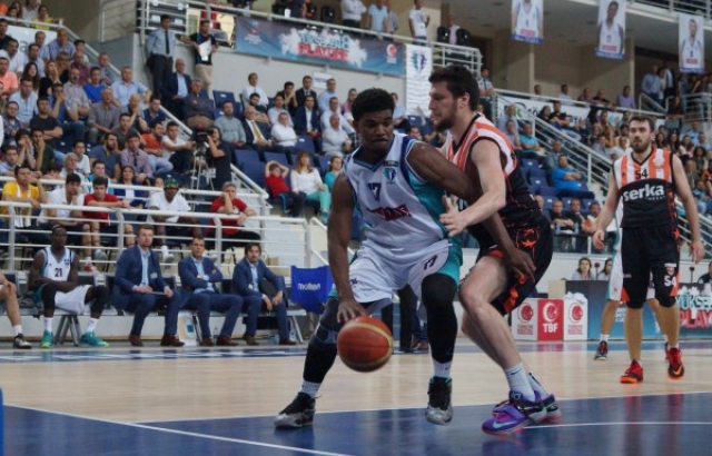 Adanaspor'u eleyen Sinpaş Denizli Basket yarı finalde