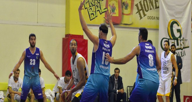 Afyon Belediyespor, İzmir'den galibiyetle dönüyor