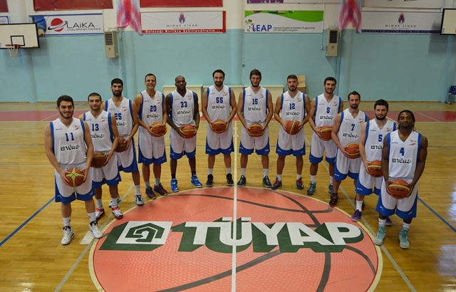 Afyon evinde Tüyap'a da çarpıldı...