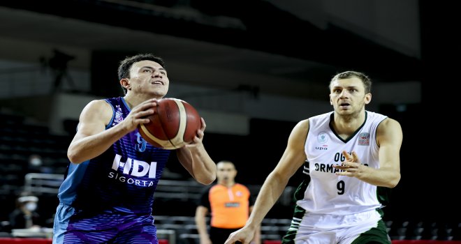 Afyon üçüncü çeyrekte 45 attı maçı kazandı...