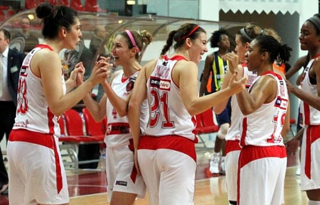 AGÜ, Fenerbahçe'yi devirdi, 1-0 öne geçti