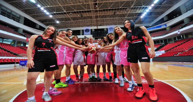 AGÜ, Yakın Doğu'yu uzatmada geçti