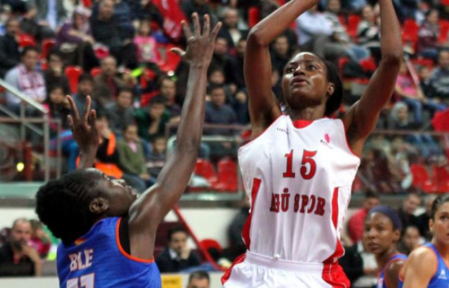 AGÜ'den ilk galibiyet