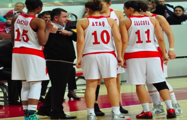 AGÜ'den Samsun Canik'e 37 fark