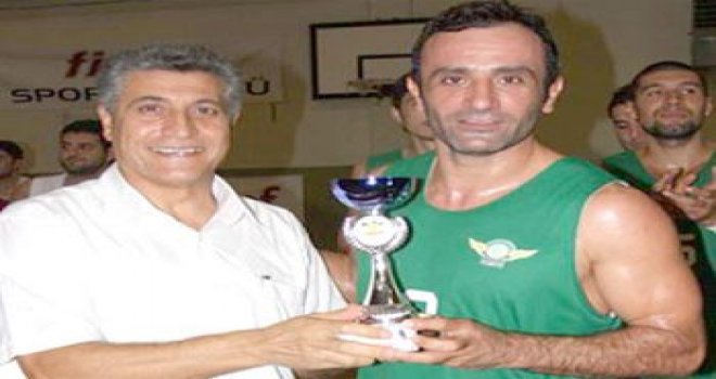 Akhisar Belediye Basketbol'da dümene Demirci geçti