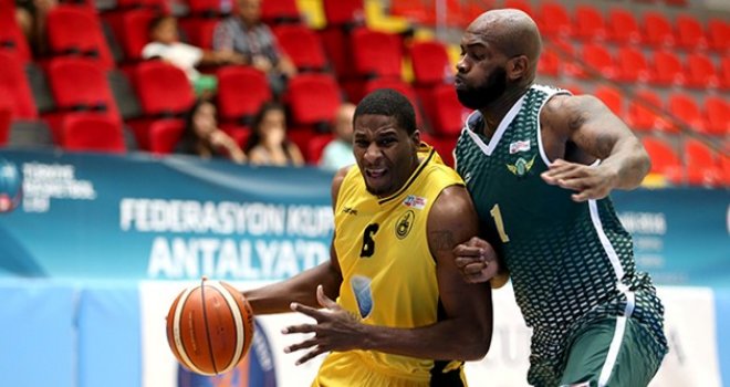 Akhisar Belediyespor'dan İstanbulspor Beylikdüzü'ne