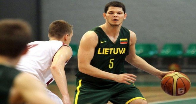Akhisar'da Selby gitti Cizauskas geldi