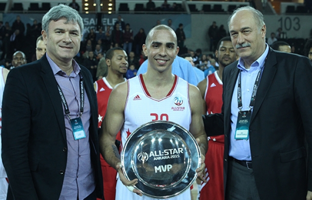 All-Star'da MVP Carlos Arroyo