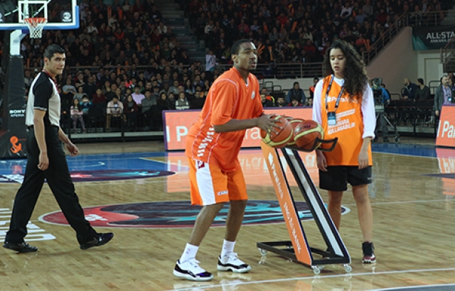 All-Star'da üç sayının galibi Jenkins