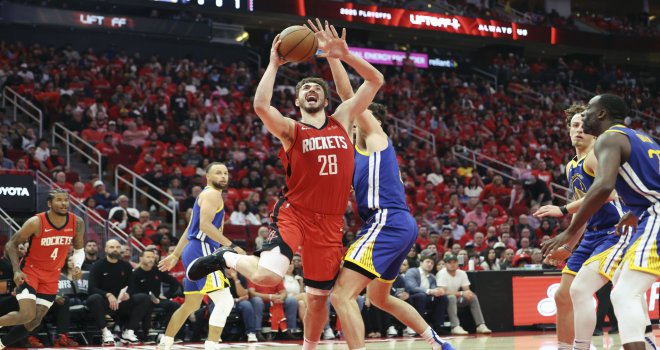 Alperen'den double double, Rockets seriyi eşitledi
