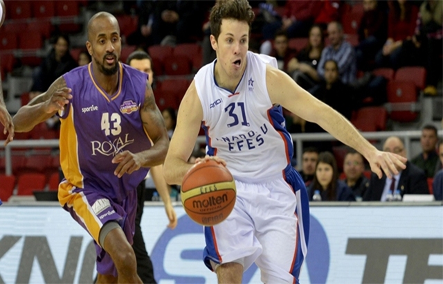 Anadolu Efes Antep'i geçti...