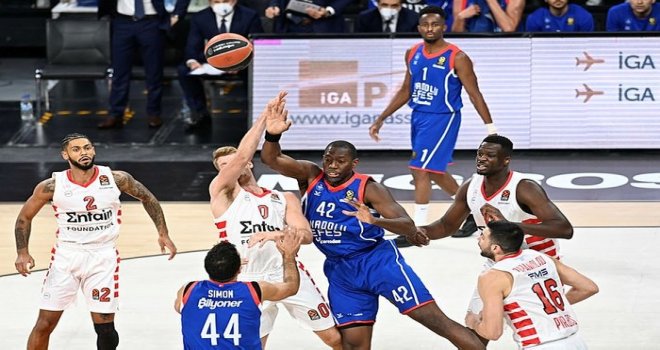 Anadolu Efes, AS Monaco karşısında