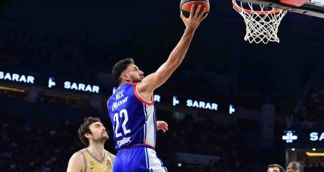 Anadolu Efes, Barcelona ile kendine geldi