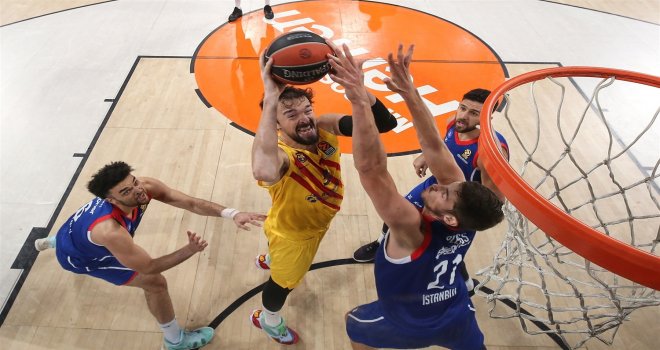 Anadolu Efes, Barcelona'ya uzatmada teslim