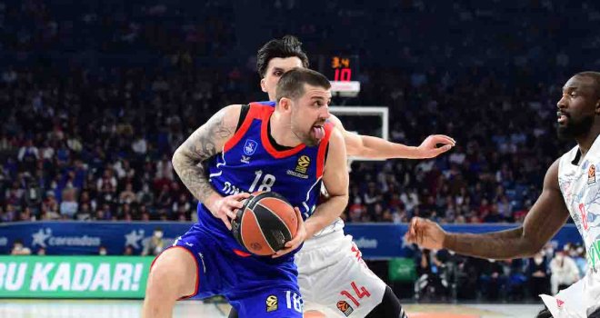 Anadolu Efes, Bayern Münih'i geçti