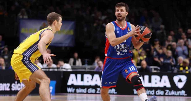 Anadolu Efes Berlin'de farklı...