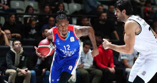 Anadolu Efes, Beşiktaş'ı geçti