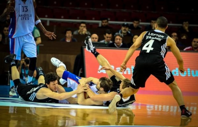 Anadolu Efes, Beşiktaş'ı uzatmada geçti