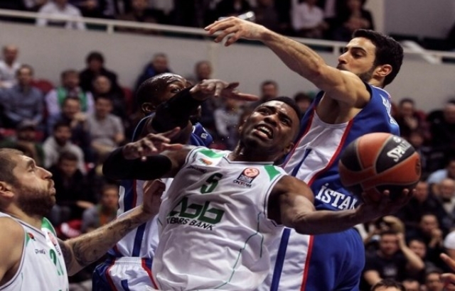 Anadolu Efes bile bile Kazan'a düştü