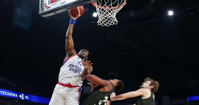 Anadolu Efes, Bursaspor'u rahat geçti