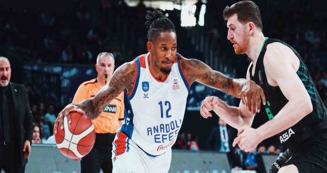 Anadolu Efes, Daçka karşısında 1-0 öne geçti
