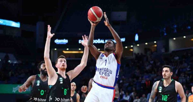 Anadolu Efes, Darüşşafaka'ya şans tanımadı