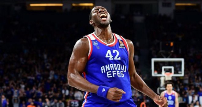 Anadolu Efes, Dunston ile vedalaştı