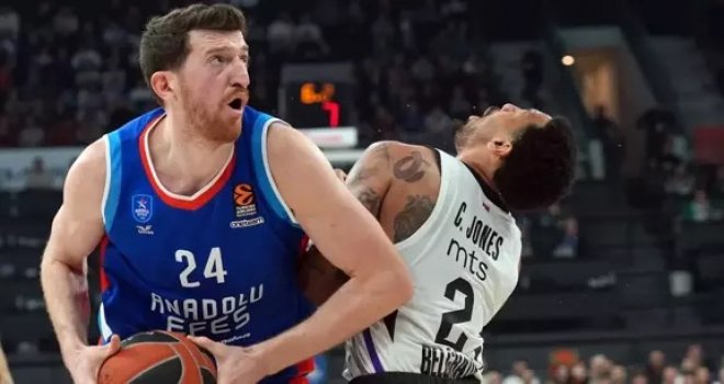 Anadolu Efes, Ercan Osmani ile yeniledi
