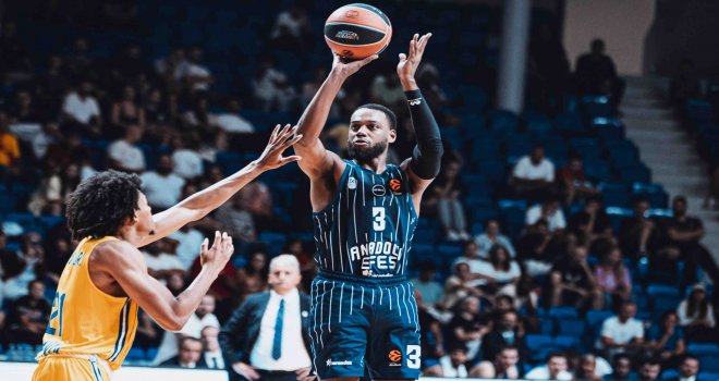 Anadolu Efes, Euroleague'e galibiyetle başladı