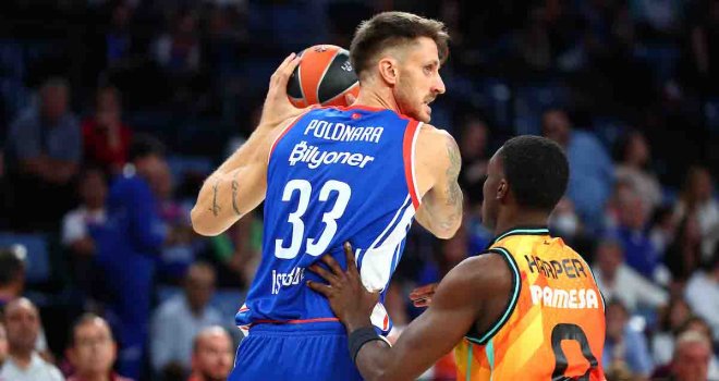 Anadolu Efes evinde Valencia'ya kaybetti