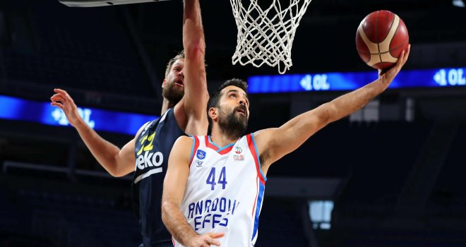 Anadolu Efes, Fenerbahçe'ye şans tanımadı