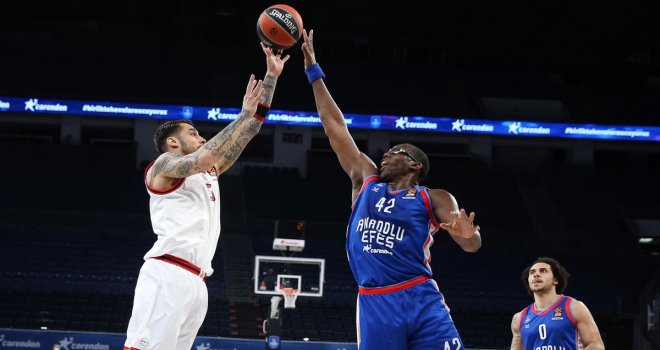 Anadolu Efes Final-Four'da sahada