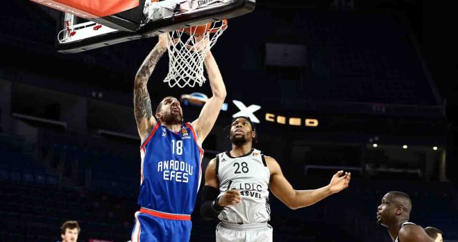 Anadolu Efes, Fransa'da galibiyet arıyor 