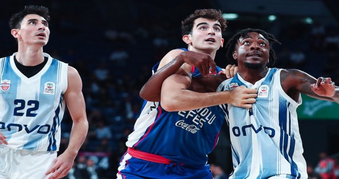 Anadolu Efes galibiyetle start verdi