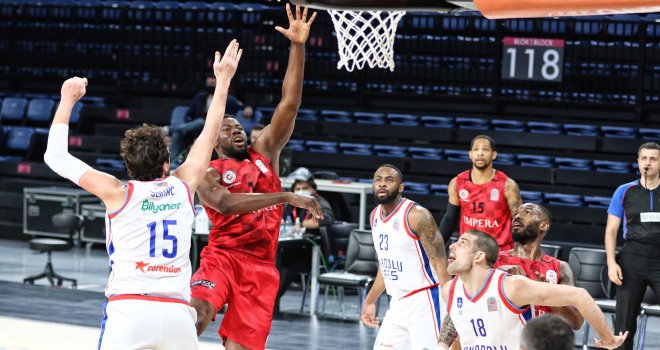 Anadolu Efes, Gaziantep'e fark attı