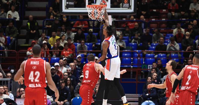 Anadolu Efes ikinci yarıda coştu