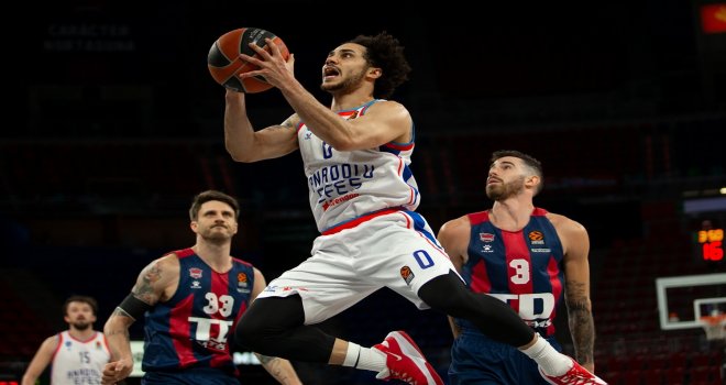 Anadolu Efes İspanya'da uzatmada galip